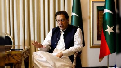 Ex-primeiro-ministro paquistanês Imran Khan busca permissão do tribunal para encontrar seus filhos na prisão